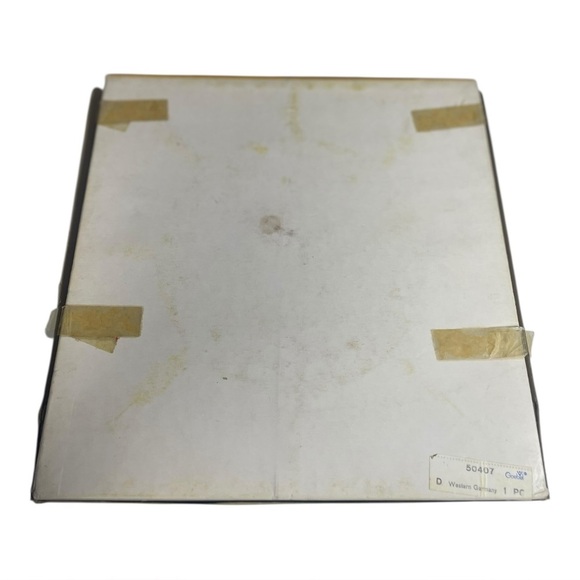 Vintage 1975 M.J. Hummel First Edition Anniversary Plate In Bas Relief - Picture 7 of 7